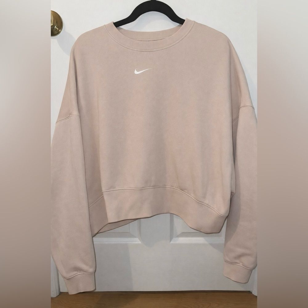 Nike Women’s Beige Phoenix Fleece Sweatshirt size Large